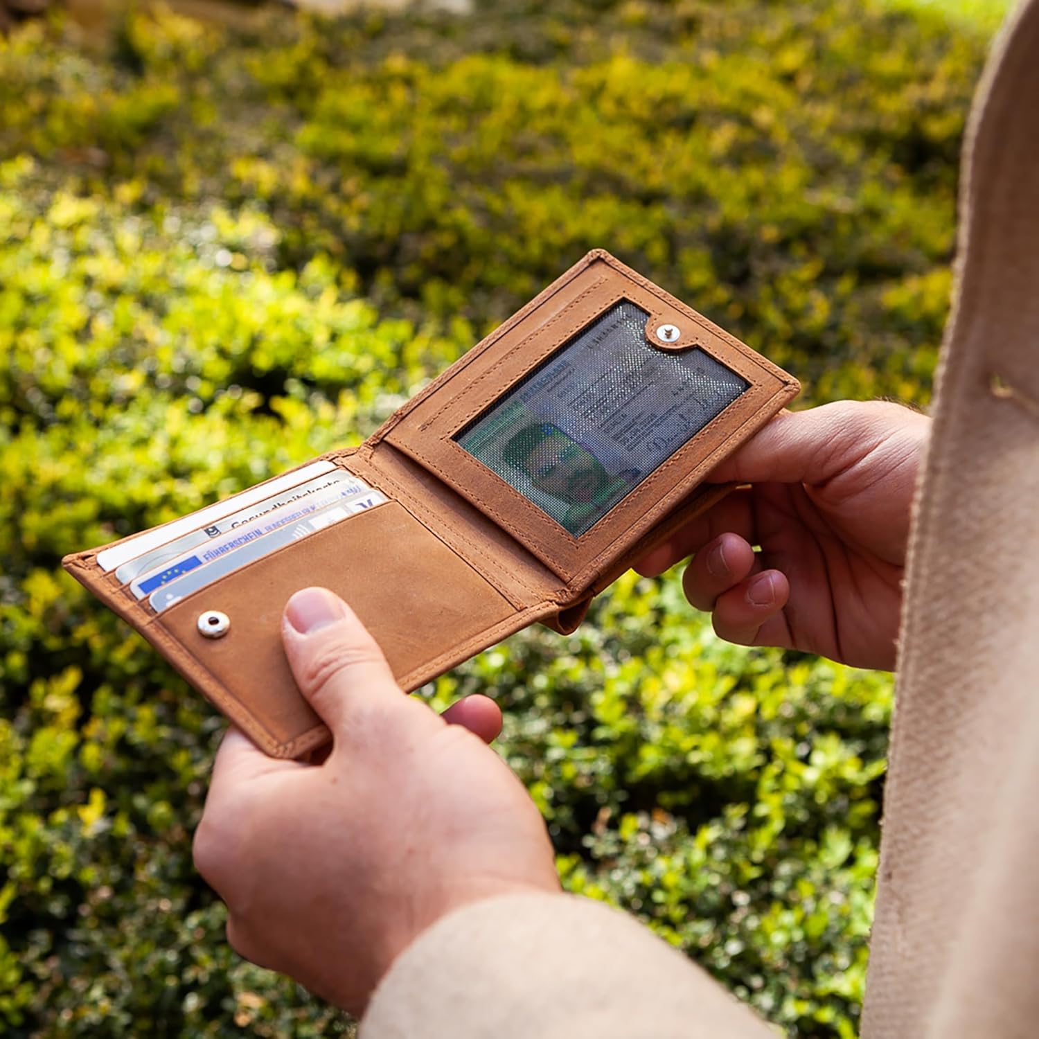 'Sydney' AirTag Wallet Vintage Braun